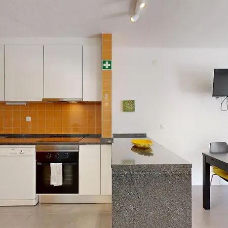 Apartment Sao Rafael, 450m
